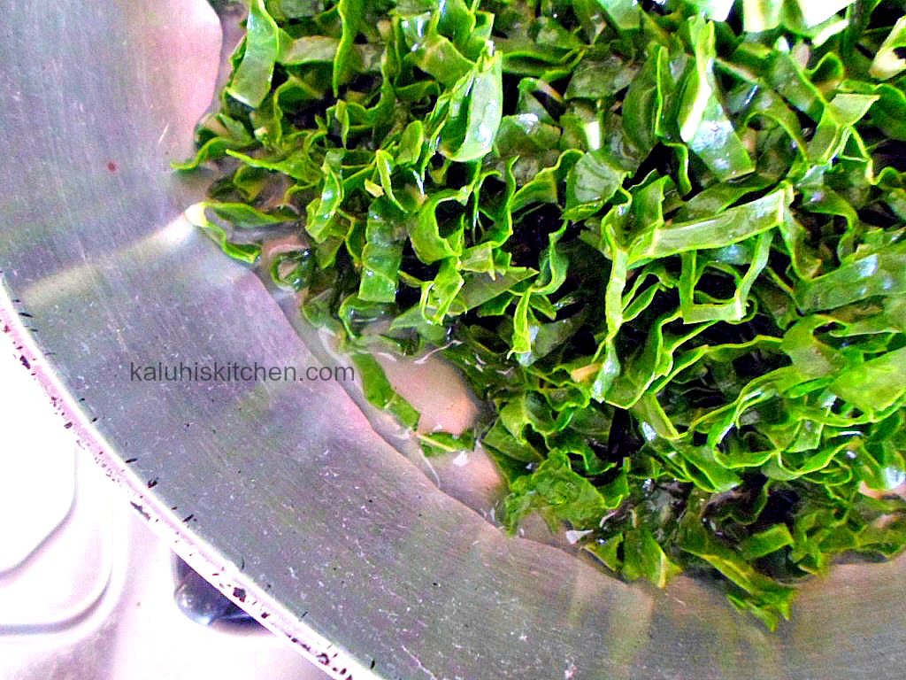 boiling spinach briefly before making creamed spinach
