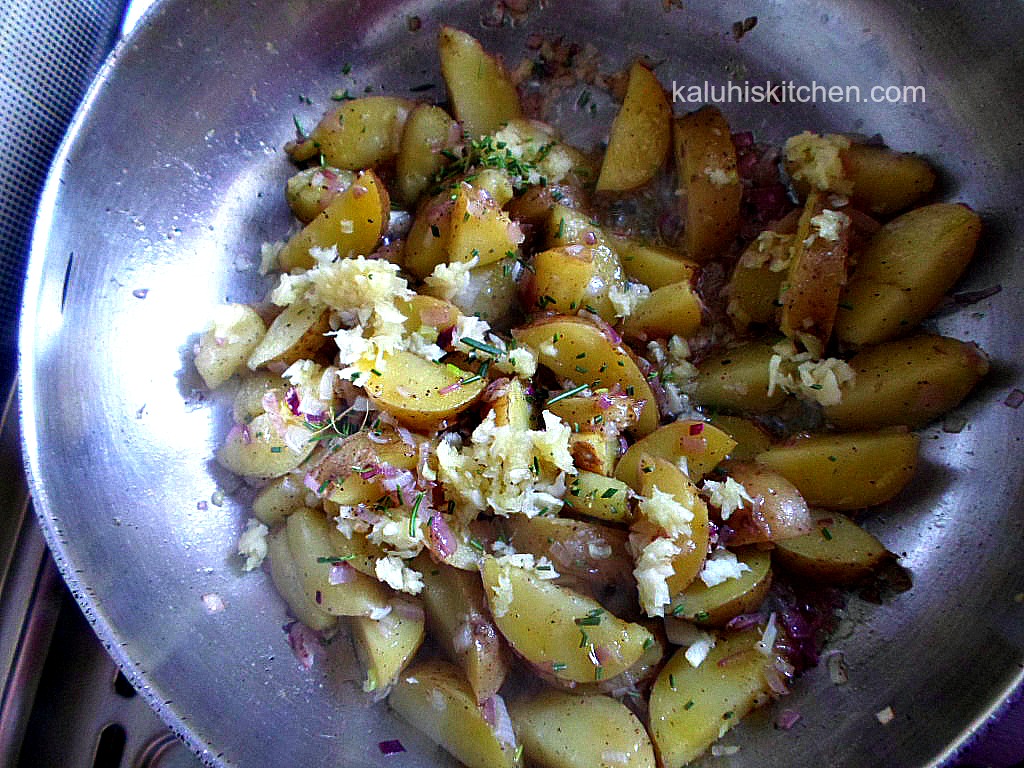 kaluhis unskinned potatoe wedges with garlic and rosemary