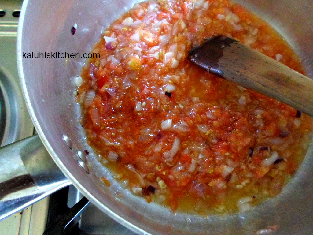 tomato reduction for fried rice_kenyan food bloggers