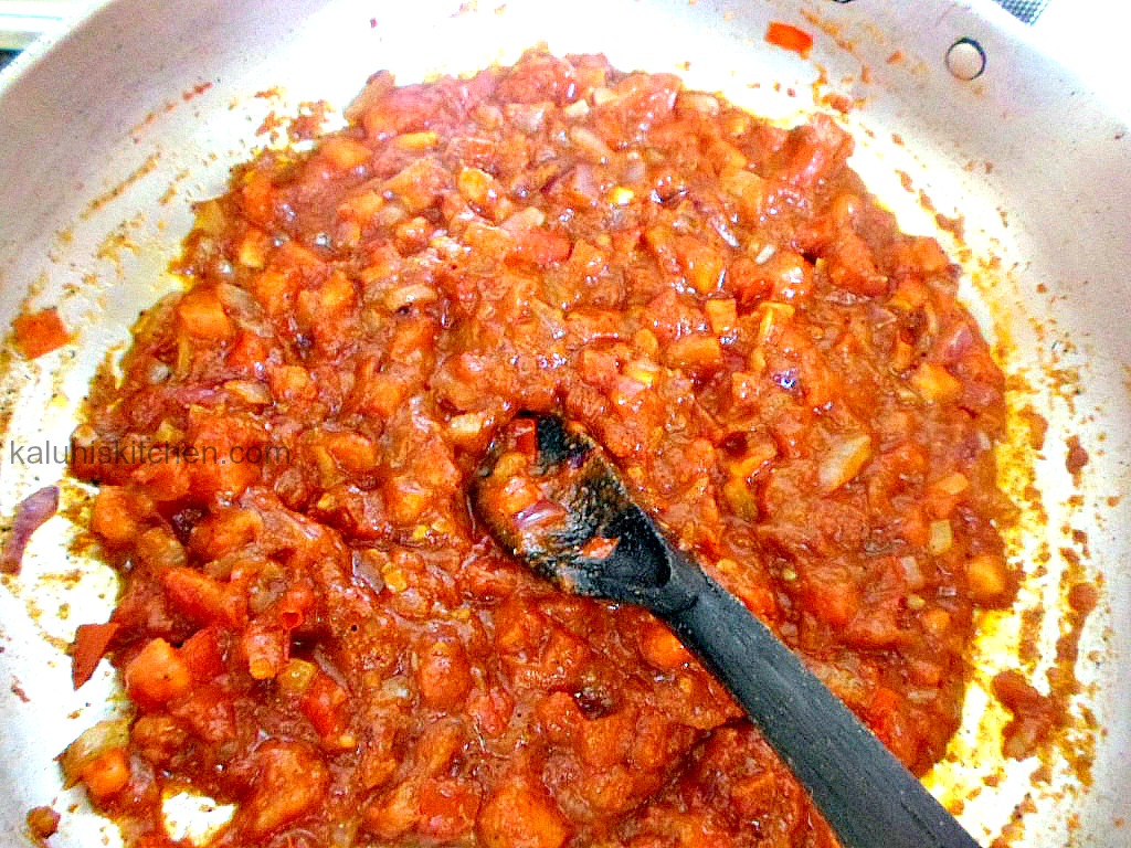 tomato reduction with tomato past for bean stew