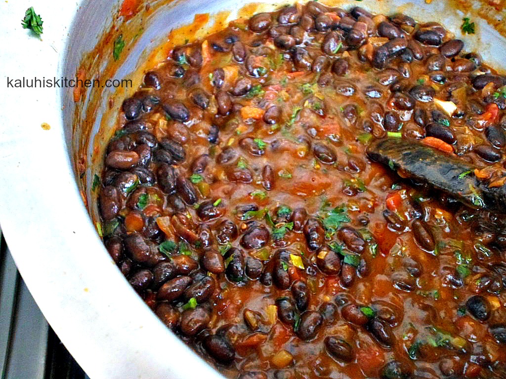 njahi with fresh finely chopped coriander_best njahi recipe_tuxedo bean_lablab bean_hyacinth bean_kenyan food
