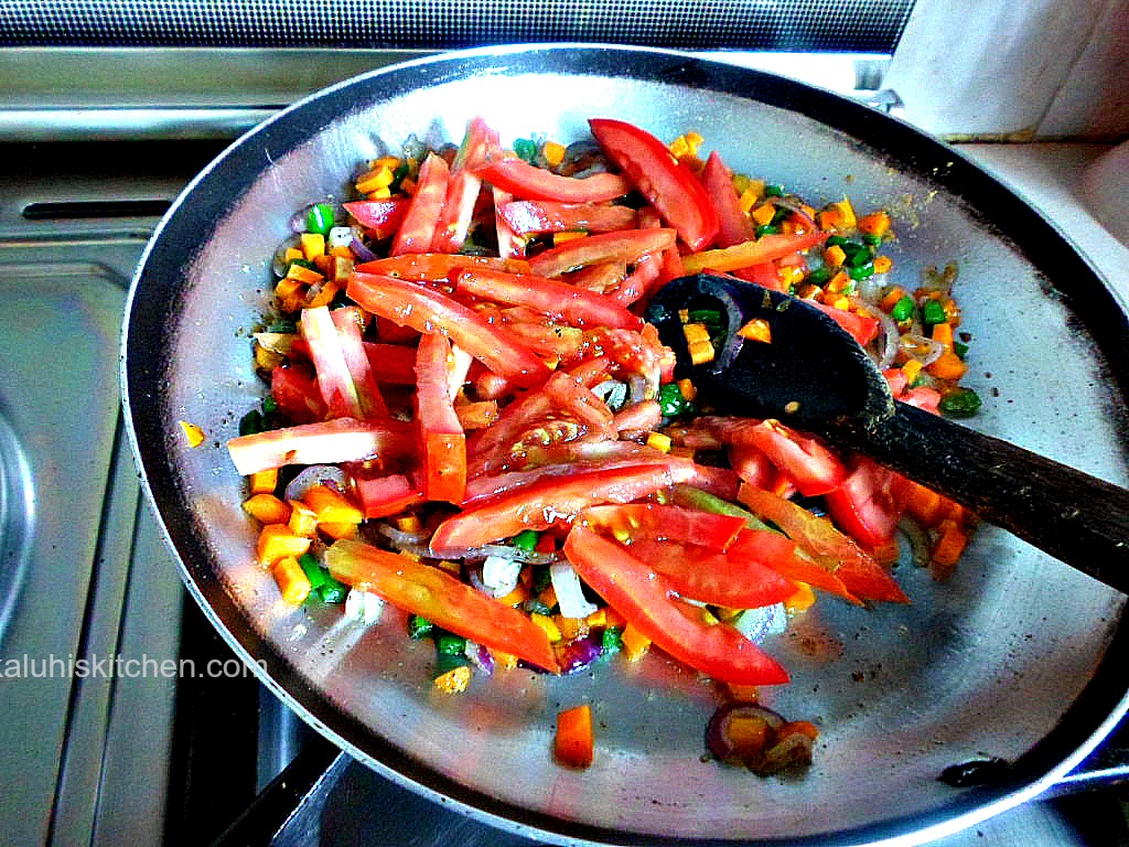 vegetable saute of carrots tomatoes, bell pepper and red onion_kenyan food blogs_kenyan food
