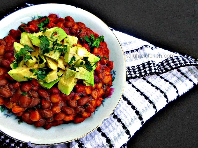 Kenyan food_Githeri with avocado which tempers the taste of the chilli and compliments that of ginger