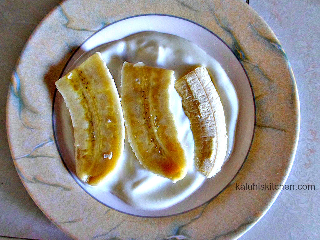 banana split and yoghurt_healthy desserts_no bake desserts_banana split