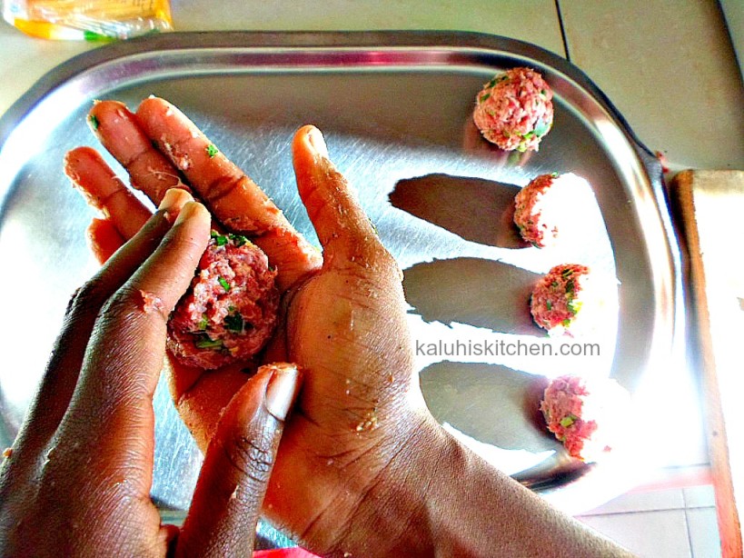 rollong meatballs for spaghetti and meatballs_Kenyan food blog_how to make meatballs with cheddar cheese_best meat ball recipe that uses two kinds of meat