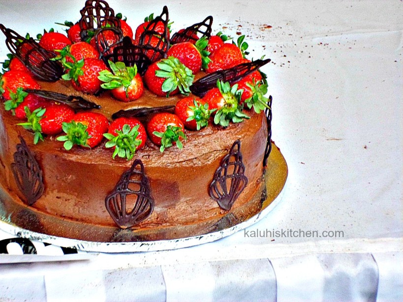 Kenyan food blogs_some of the cakes exhibited at the annual cake festival in NAIROBI FORM AN UNNAMED STAND