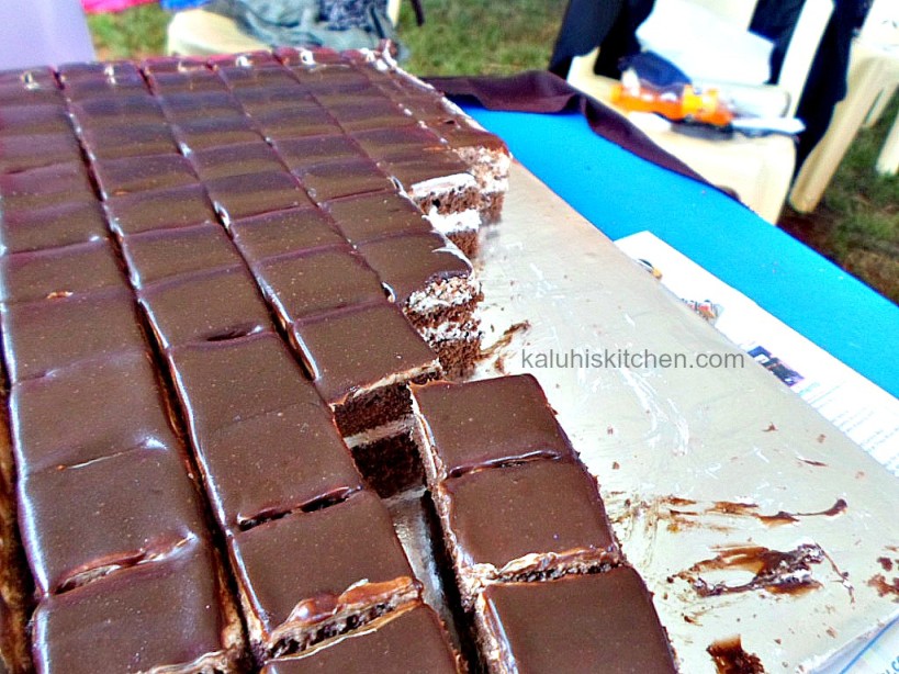 One of my favorites fro the entire day was this Chocolate truffle cake By Cake City. It has a bitter sweet filing which went so well with the chocolate.