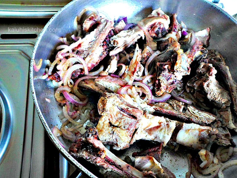 red onion brings out the taste of the nyama choma really well_Kenyan Food