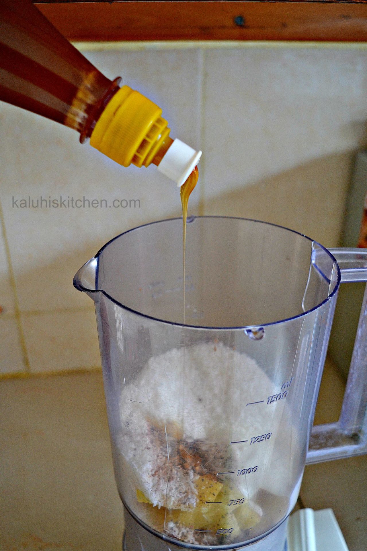 using honey as a sweetener for the pina colada is a healthier choice_kaluhiskitcehn.com_how to make pina colada