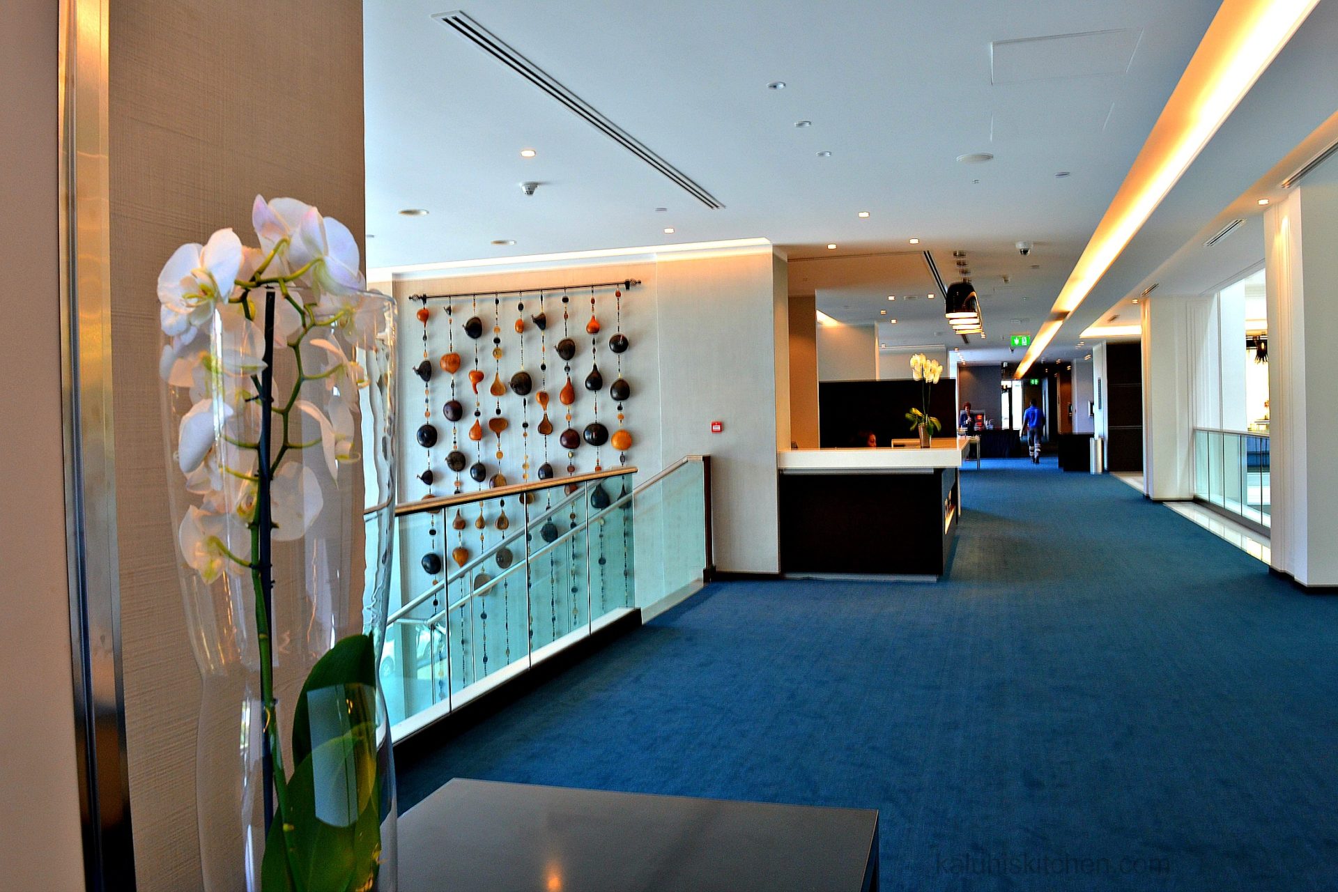 beautiful decor at the radison blu which is a fusion of african and contemporary decor_kaluhiskitchen.com