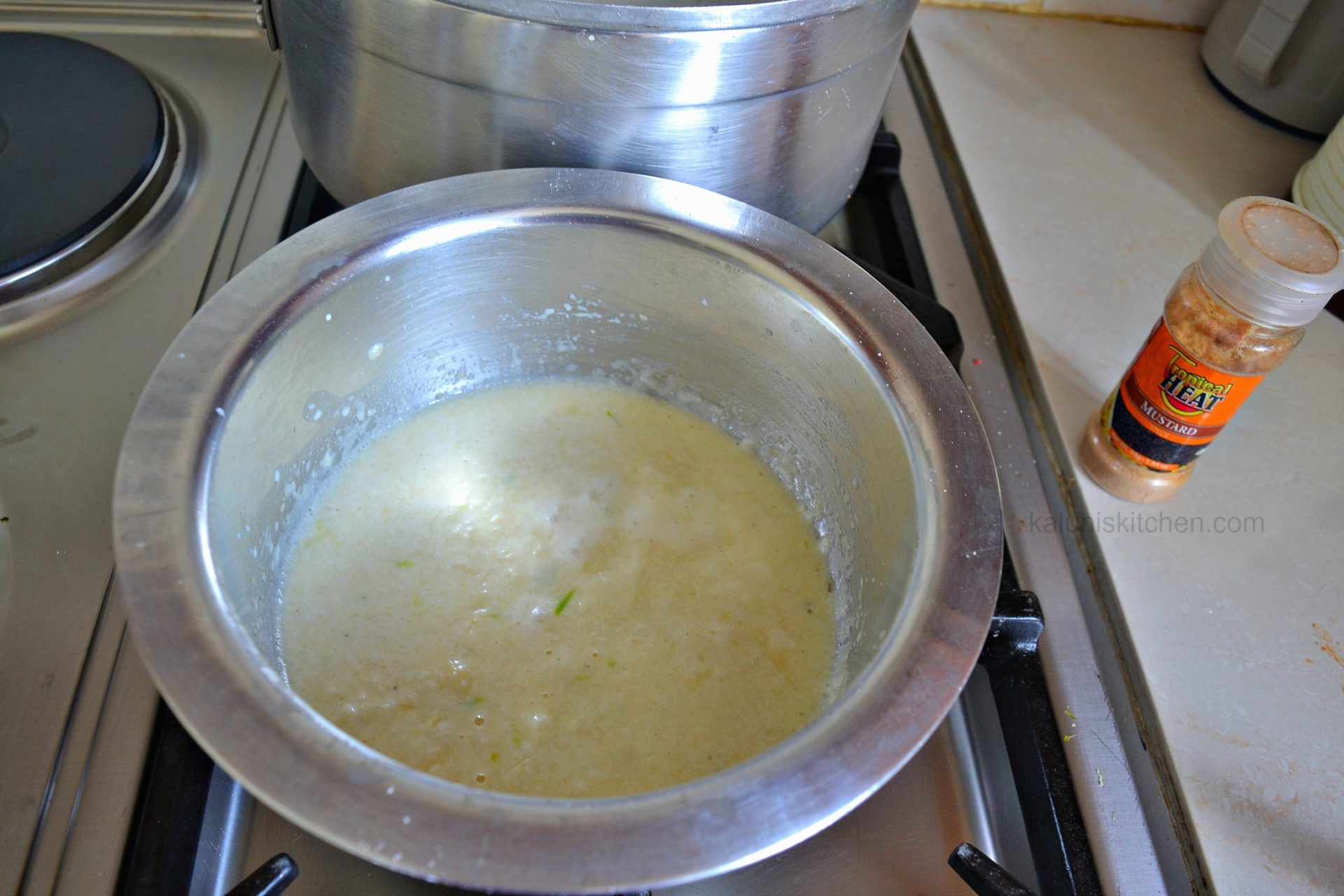 how to make garlic sauce_garlic sauce with chicken pilau_kaluhiskitchen.com