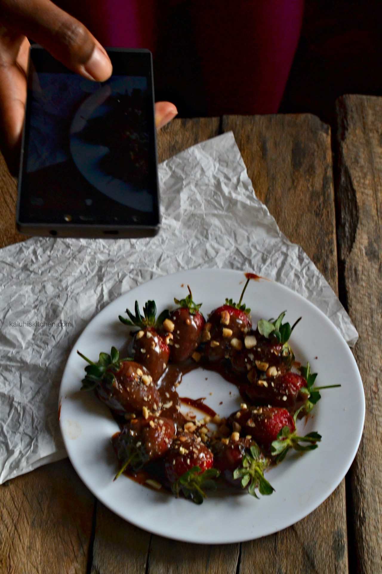 Top kenyan food blogger_how to make chocolate covered strawberries laced with some red wine_kaluhiskitchen.com