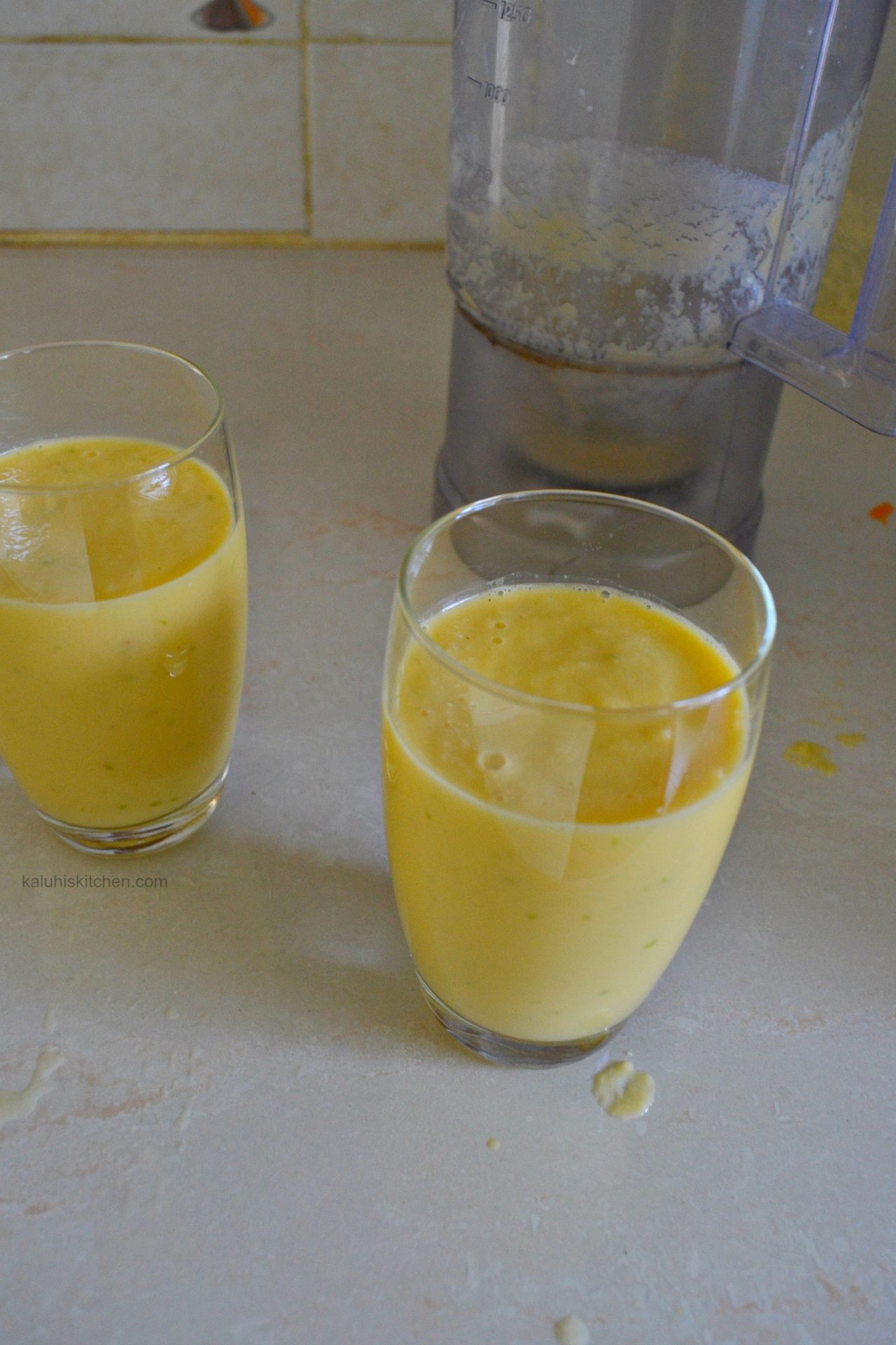 serve the orange and pineapple smoothie chilled_kenyan food bloggers_nairobi food bloggers_kaluhiskitchen.com