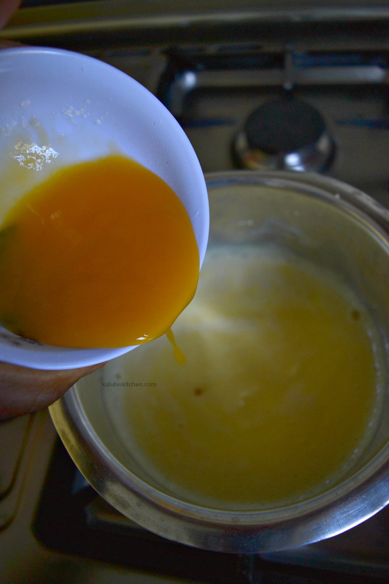 add the pureed greem mango pulp to the cream and sugar and allow it to cool down slightly_greem amngo posset ingredients_kaluhiskitchen.com