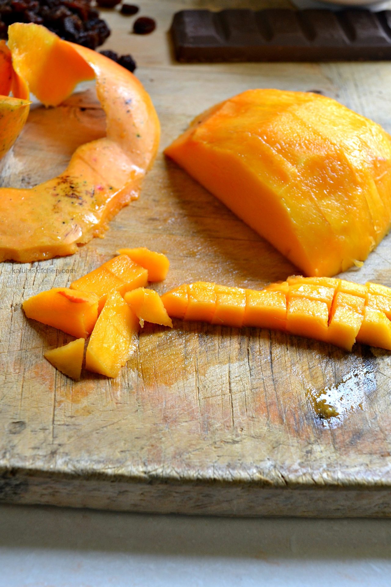 african mango has a sweet almost nectarine flavor and are very fibrous and make perfect fruits to have in or as dessert