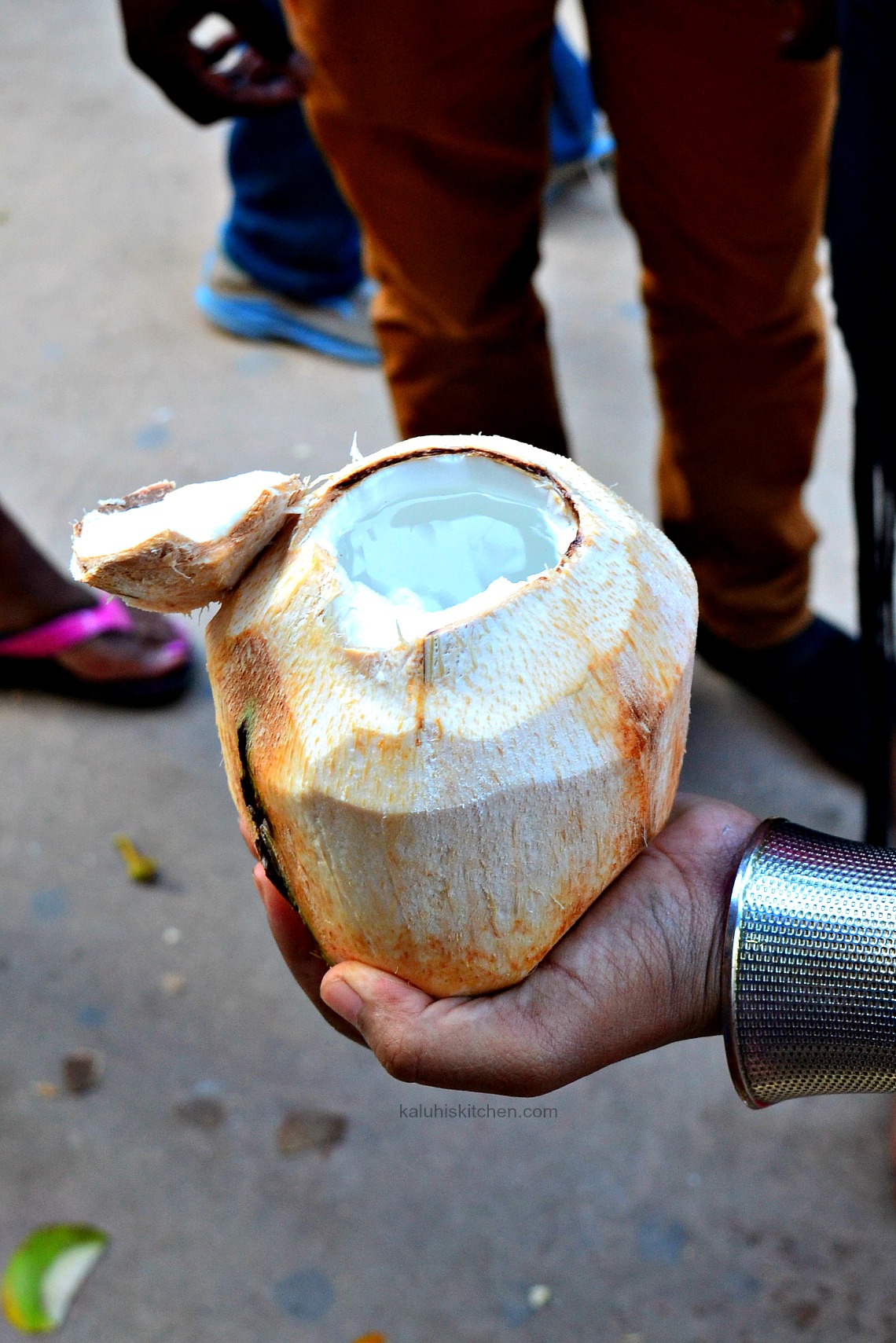 madafu refers to the water within a coconut used as a drink to quench the thirst of both kenyans and locals_kaluhiskitchen.com_lamu food festival
