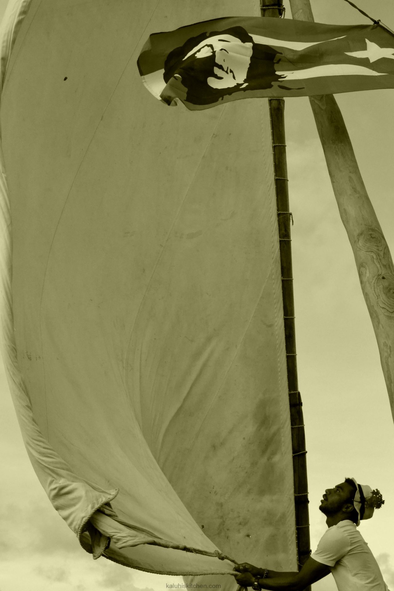 setting sail in the dhow at lamu for onja bloggers at the 2016 lamu food festival_kaluhiskitchen.com