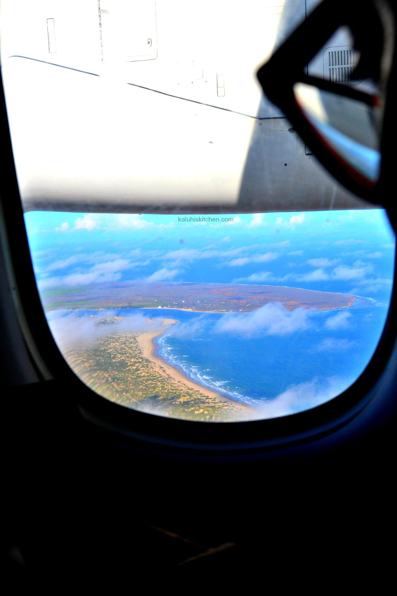 top food bloggers in kenya fly with flysax nairobi to lamu for attending the Lamu Food festival