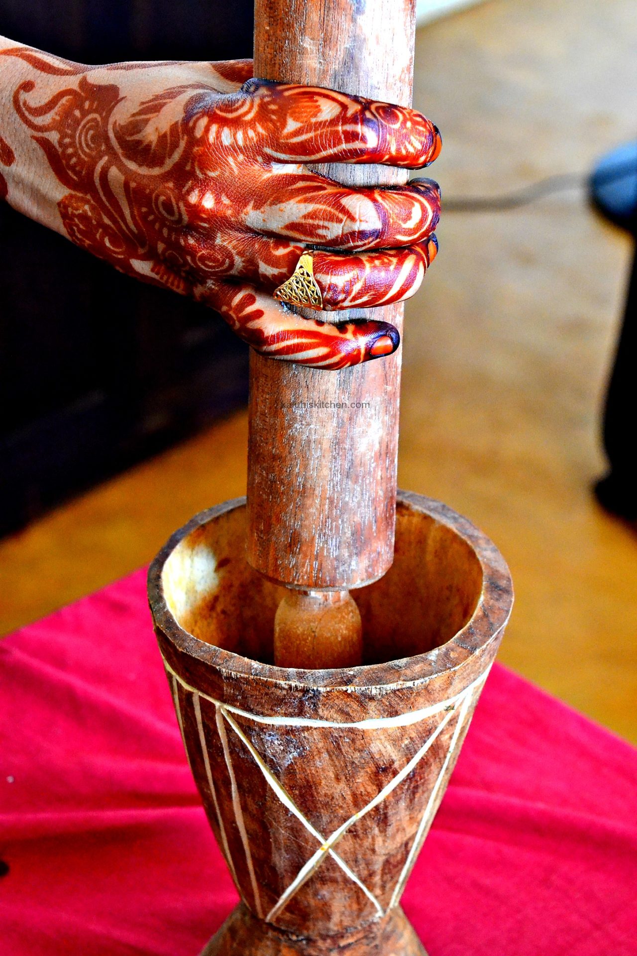 Kenyan culture_henna_kinu_pestle and mortar_Lamu food Festival_kaluhiskitchen.com_faluda