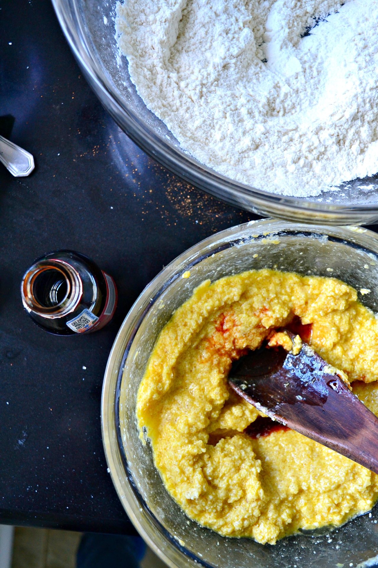 how to make a crumb cake, mix the dry ingredint==nts separately from wet ingredients_prestige margerine_kaluhiskitchen.com