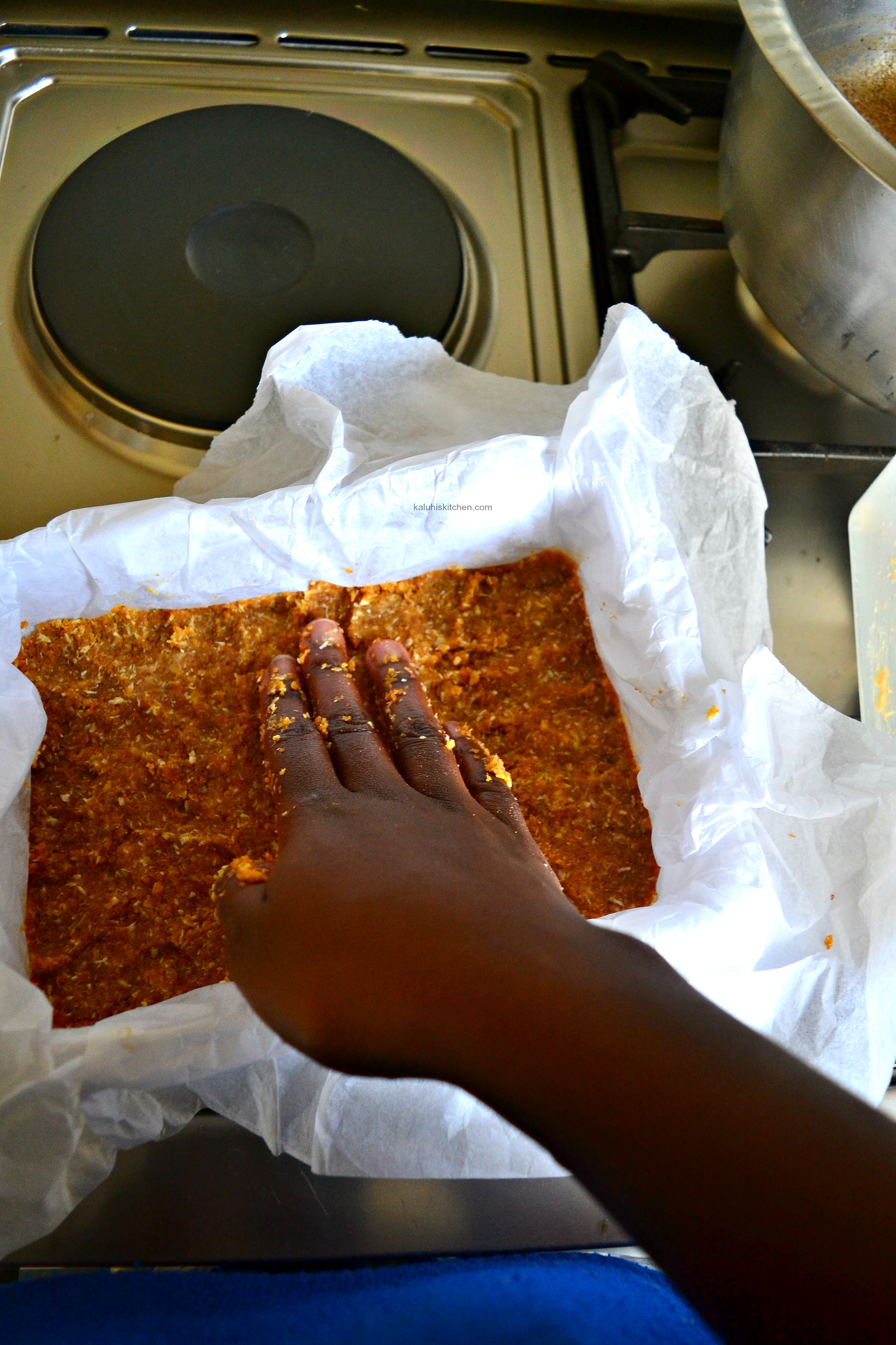 mix the coconut together with the oatibis, the melted butter and mold and press this to the base of your container_kaluhiskitchen.com