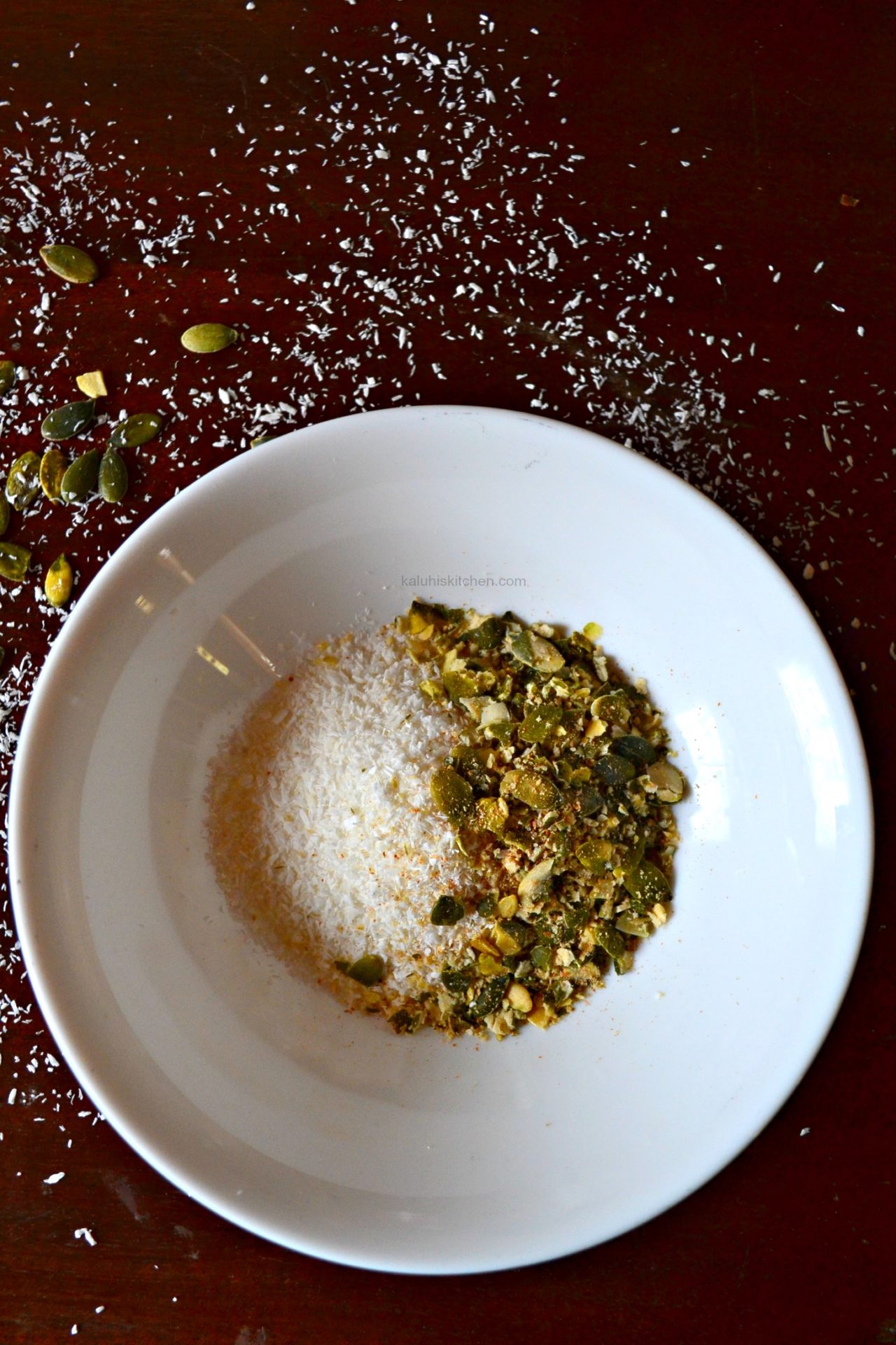 mix the dry ingredients together until evenly distrubuted_they will make the interior of your white trufles_kaluhiskitchen.com
