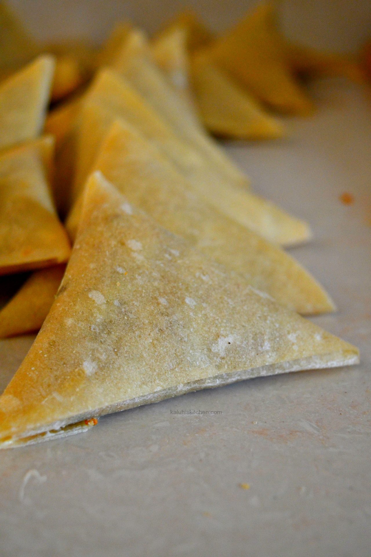 how to make samosas_filling a pastry for samosas_cheesy beef samosas with gunniess_kaluhiskitchen.com