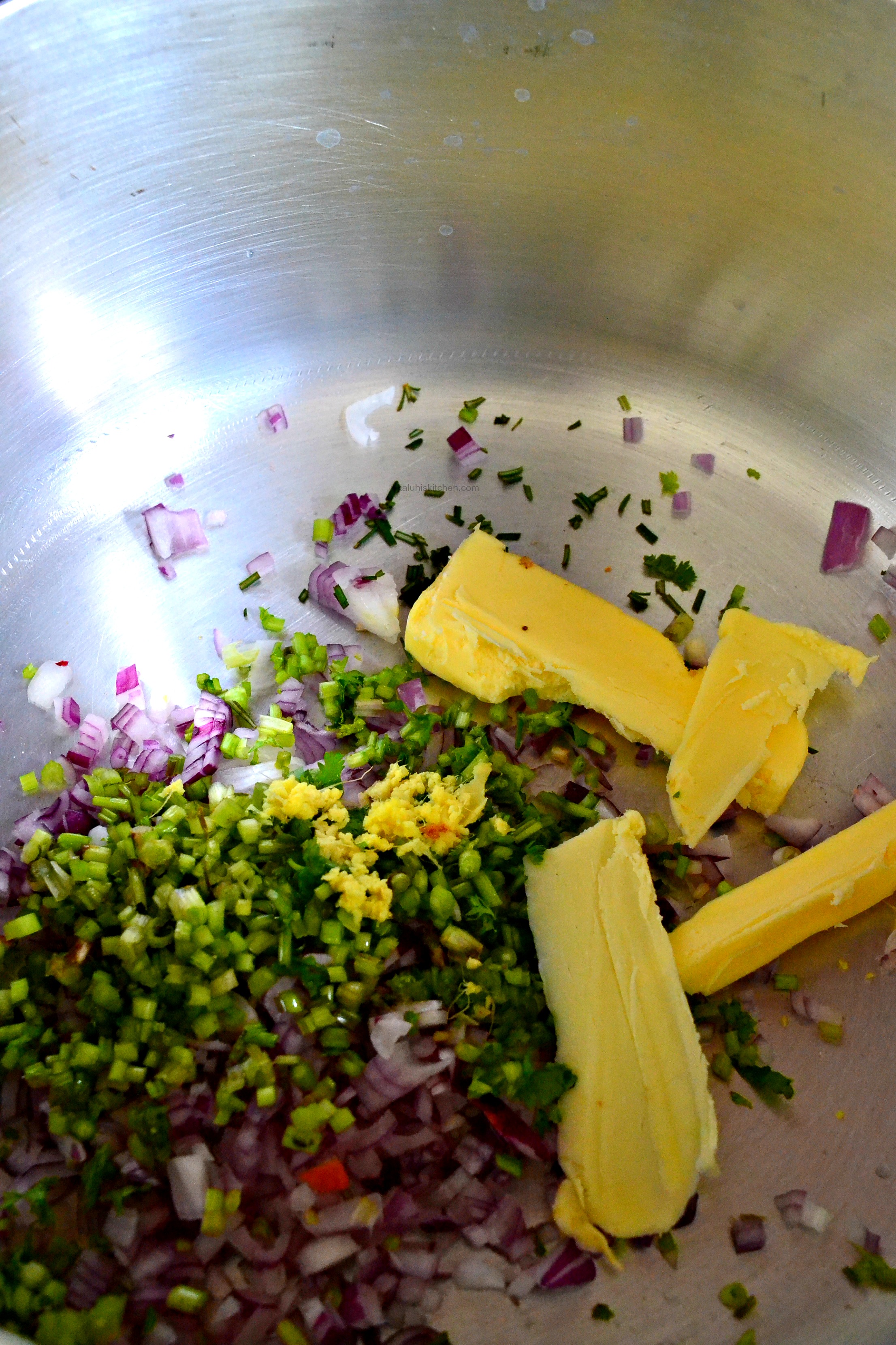 fry-the-onion-coriander-stalks-rosemary-and-ginger-in-some-butter-until-they-are-fragrant_kaluhiskitchen-com_carrot-fingers