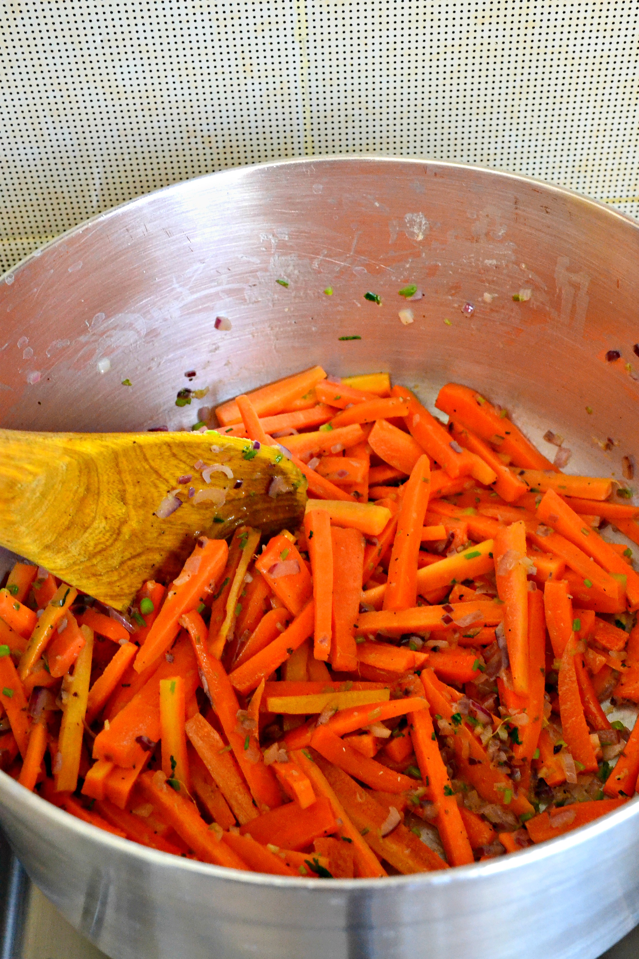 how-to-make-carrots_how-to-cook-carrots_easy-carrot-recipes_kaluhiskitchen-com_ginger-rosemary-carrot-fingers