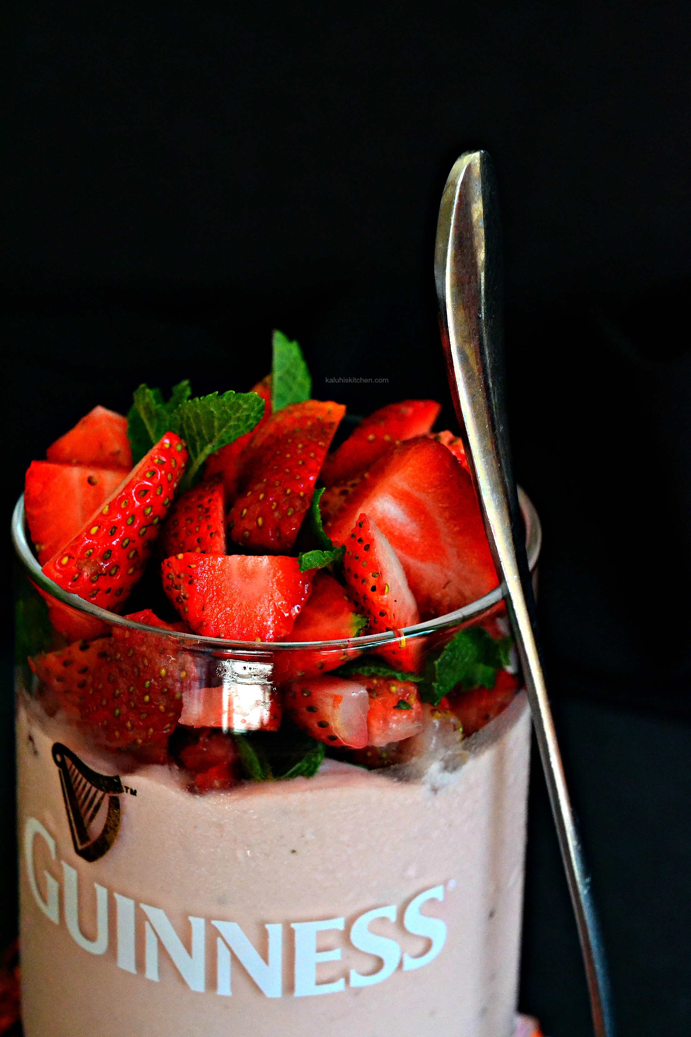 kenyan-food-bloggers_african-food-bloggers_best-kenyan-food-blogs_how-to-make-a-posset_strawberry-posset_kaluhiskitchen-com