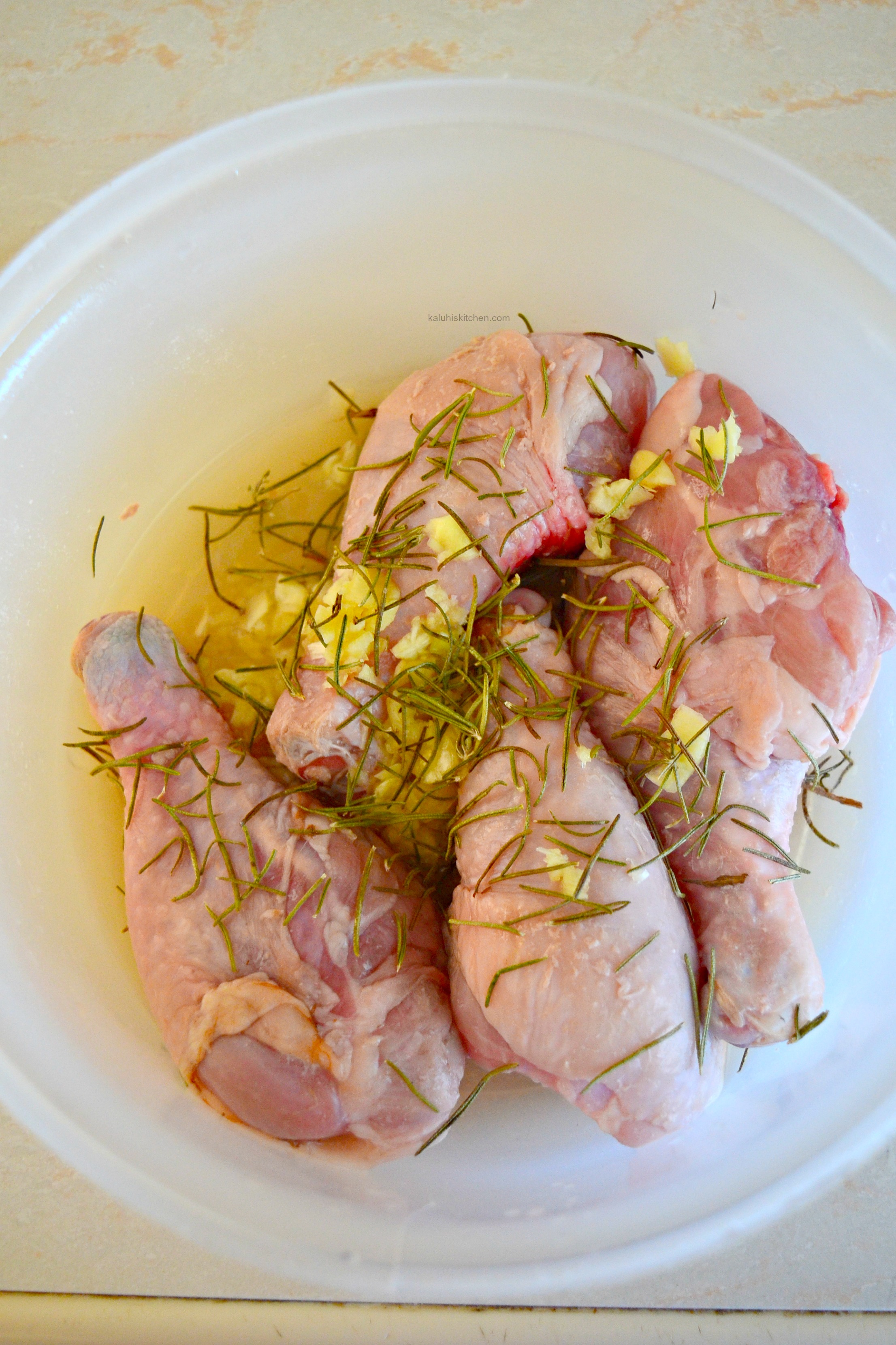 marinating-of-chicekn-with-garlic-roemary-and-apple-cider-vinegar-produces-the-best-results_kaluhiskitchen-com