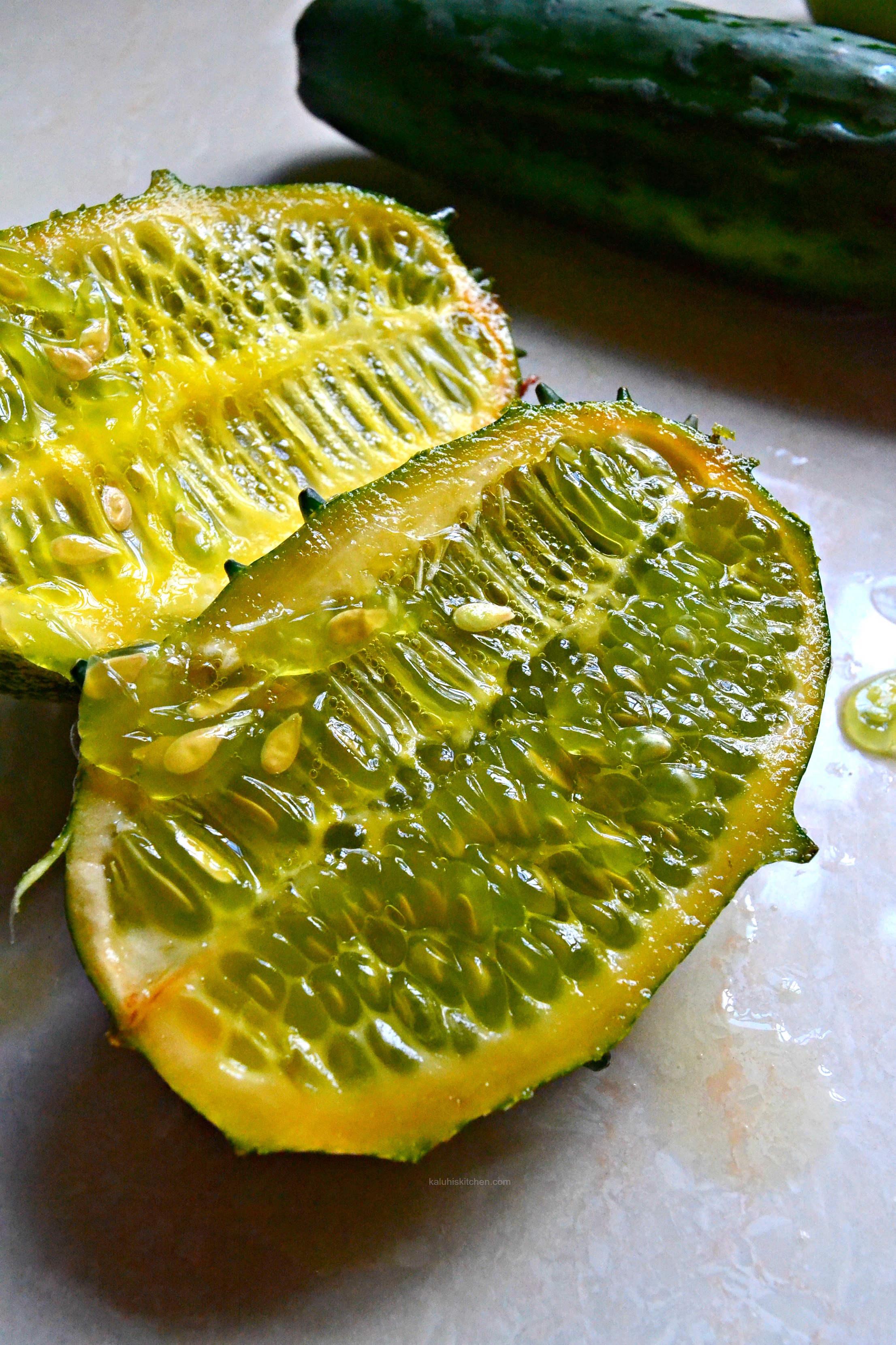 thorned-melon-or-horned-melon-is-a-healthy-fruit-rich-in-anti-oxidants-vitamins-and-anit-inflamatory-properties_kaluhiskitchen-com