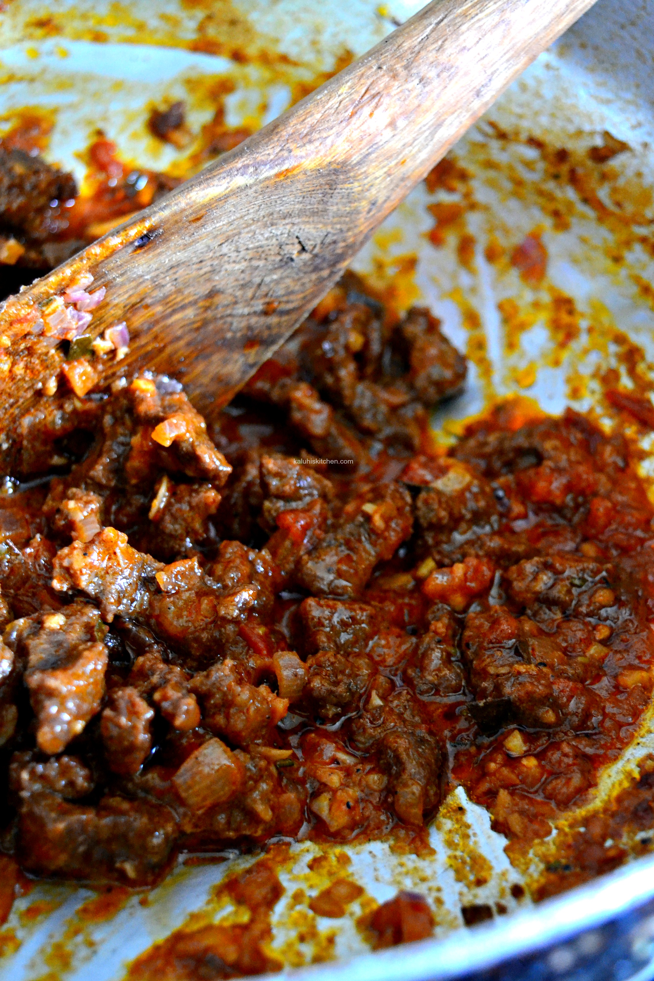 once-the-beef-is-cooked-through-add-some-fresh-coriander-over-it-and-serve_kaluhiskitchen-com_how-to-cook-beef_kenyan-food_fusion-cuisine