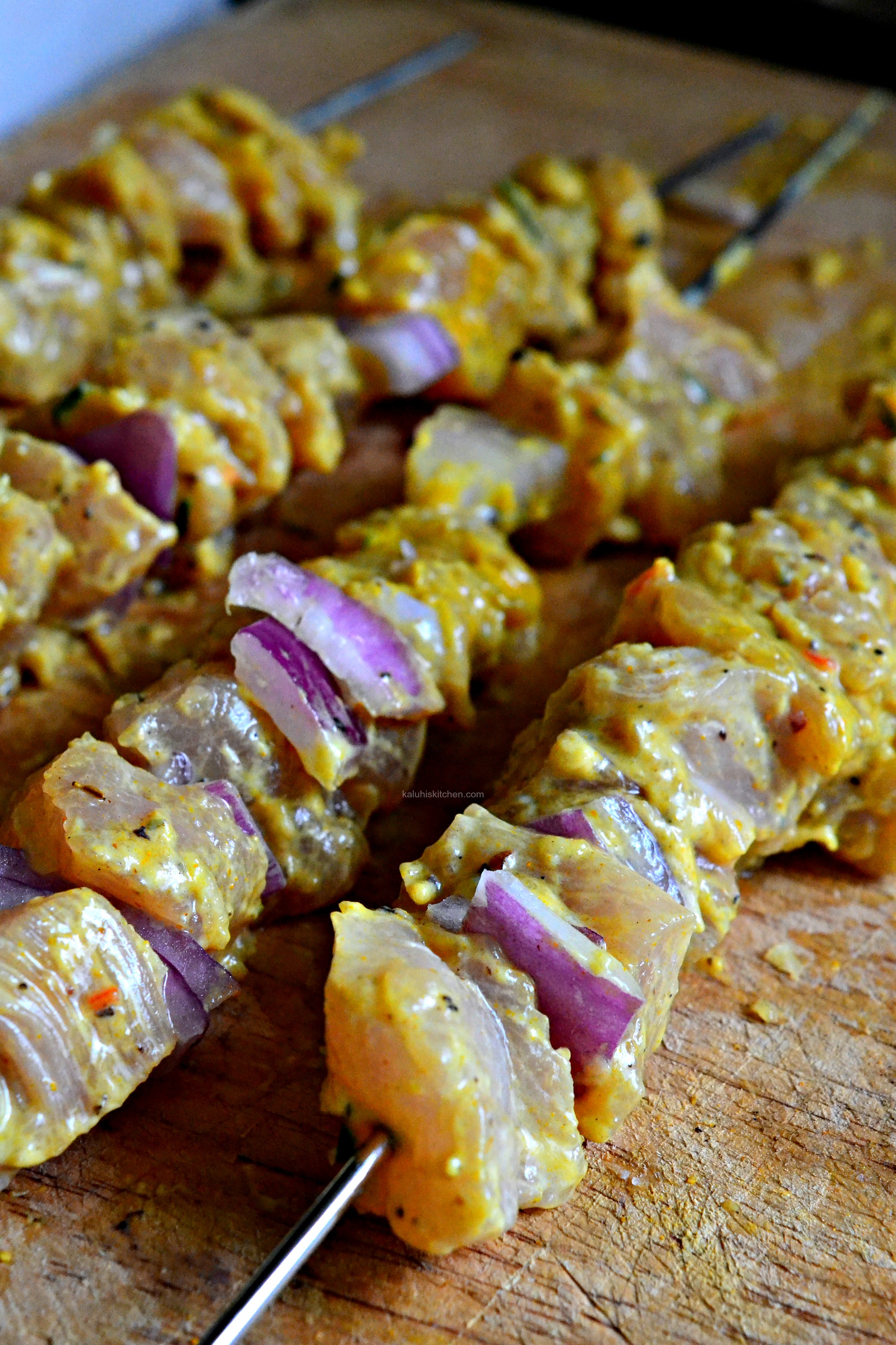 skewer-the-chicken-with-the-red-onion-for-extra-flavor_kaluhiskitchen-com